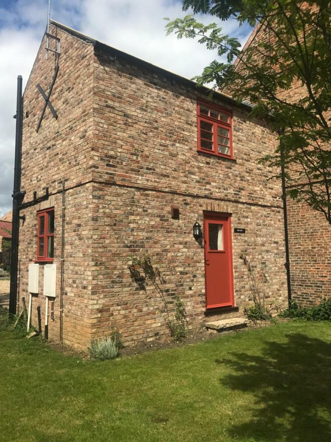 C Farmhouse Accommodation Alne Exterior photo